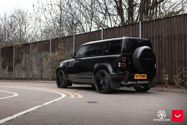 Фото дисков Vossen HF-8 Черный глянец на Land Rover Defender II
