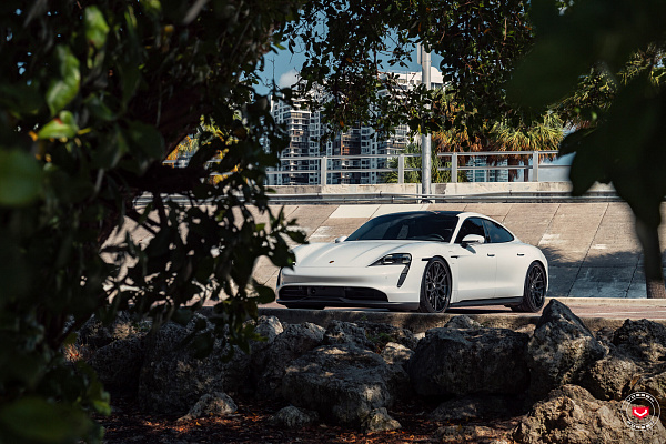 Фото дисков Vossen M-X3 (3-Piece) Черный сатин на Porsche Taycan I