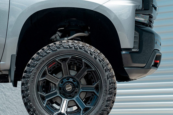 Фото дисков 4PLAY 4P70 Черный глянец на Chevrolet Silverado IV