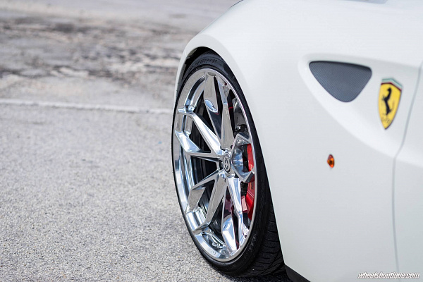 Фото дисков HRE P201 Полированный лак на Ferrari FF