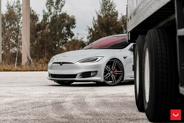 Фото дисков Vossen HF-1 Сатиновый графит на Tesla Model S