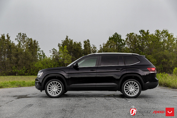 Фото дисков Vossen VFS-2 Серебро на Volkswagen Atlas