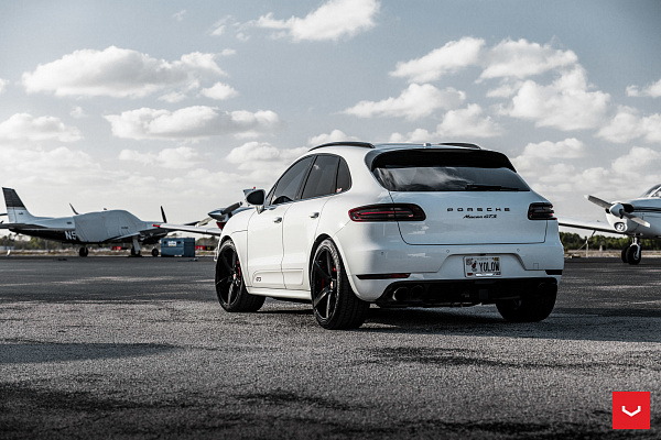 Фото дисков Vossen CV3 Черный глянец на Porsche Macan I