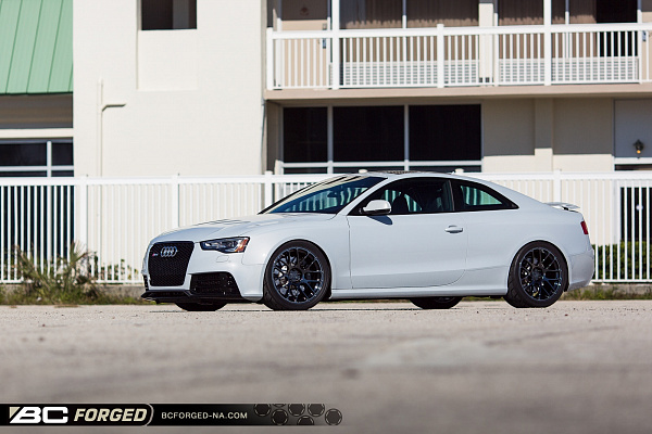 Фото дисков BC Forged RS40 Черный глянец на Audi A/S/RS 5 (8T)