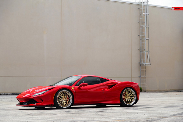 Фото дисков Anrky S3-X1 Глянцевое золото на Ferrari F8