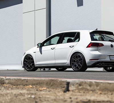Фото дисков Rotiform ZMO на Volkswagen Golf VII