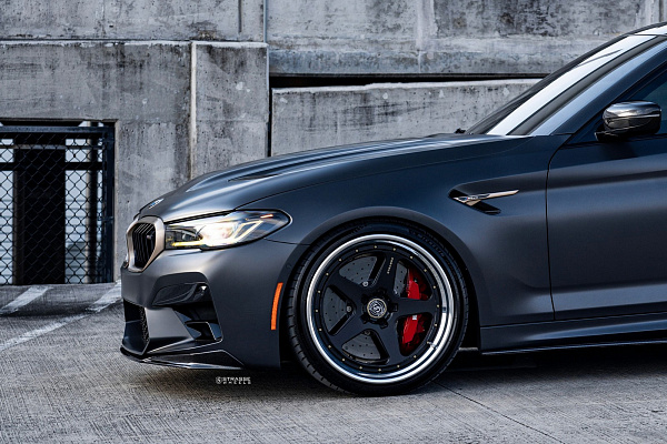 Фото дисков Strasse Wheels S5 Track Черный сатин на BMW 5/M5 (G30/F90)