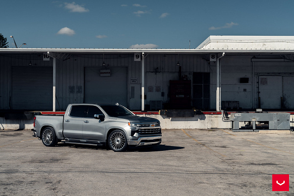 Фото дисков Vossen HF-8 Глянцевый лак на Chevrolet Silverado IV