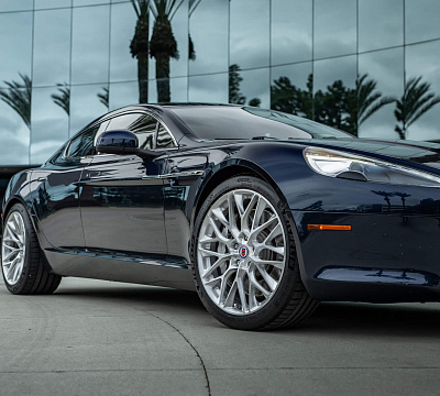 Фото дисков HRE P200 на Aston Martin Rapide 2