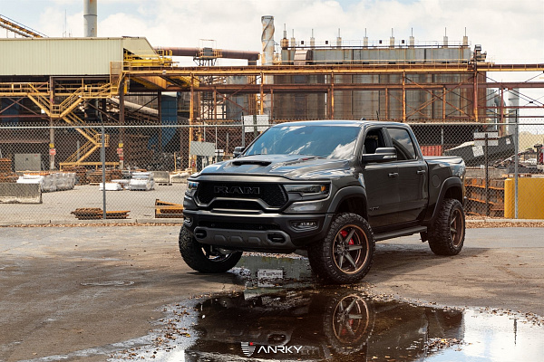 Фото дисков Anrky AN36-S Черный глянец на Ram 1500 V