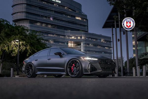 Фото дисков HRE P104SC Черный глянец на Audi A/RS 7 (4K)
