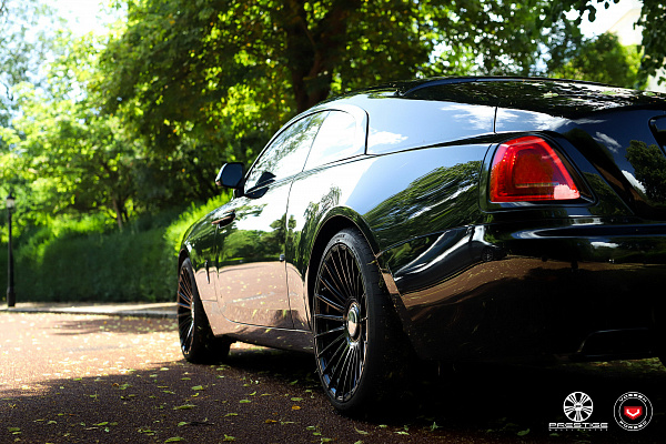 Фото дисков Vossen S17-13 Черный глянец на Rolls-Royce Wraith