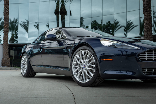 Фото дисков HRE P200 Глянцевый лак на Aston Martin Rapide 2