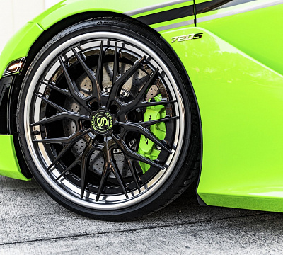 Фото дисков Strasse Wheels SV10M Deep Concave FS на McLaren 720S
