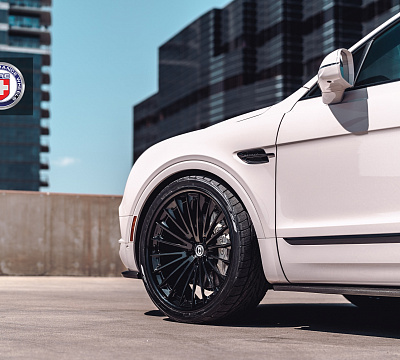 Фото дисков HRE S209 на Bentley Bentayga