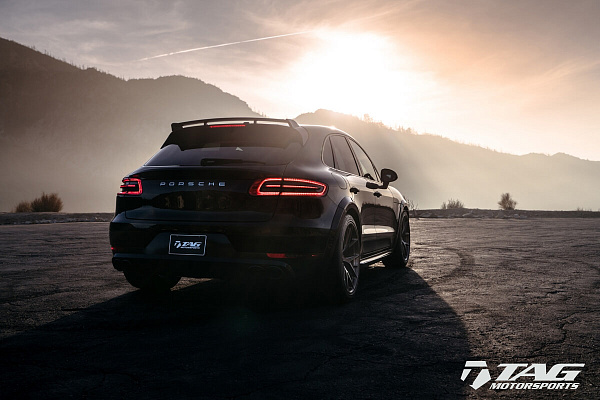 Фото дисков HRE P101 Глянцевый темный лак на Porsche Macan I