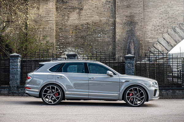 Фото дисков Kahn Type 54 Алмазная проточка на Bentley Bentayga