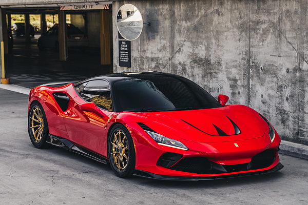 Фото дисков Brixton Forged R11-R Глянцевое золото на Ferrari F8