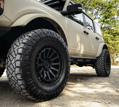 Фото дисков Black Rhino RAID на Ford Bronco