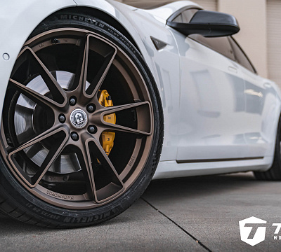 Фото дисков HRE FF04 на Tesla Model S