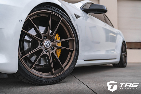 Фото дисков HRE FF04 Сатиновая бронза на Tesla Model S