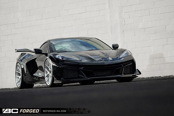 Фото дисков BC Forged HCS02 Полированный лак на Chevrolet Corvette C8