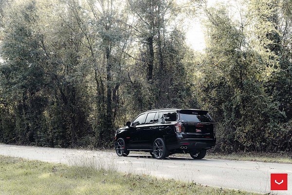 Фото дисков Vossen HF6-4 Черный глянец на Chevrolet Tahoe V