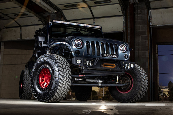 Фото дисков Black Rhino PRIMM Красный глянец на Jeep Wrangler III (JK)