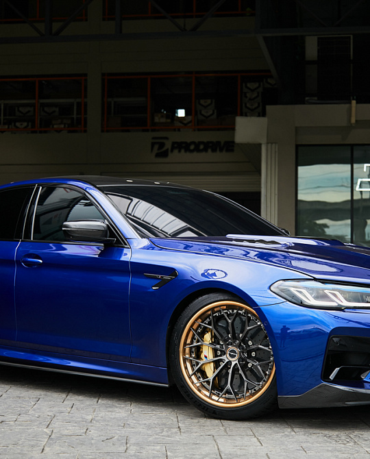 Фото дисков CM6-R Черный глянец на BMW 5/M5 (G30/F90)