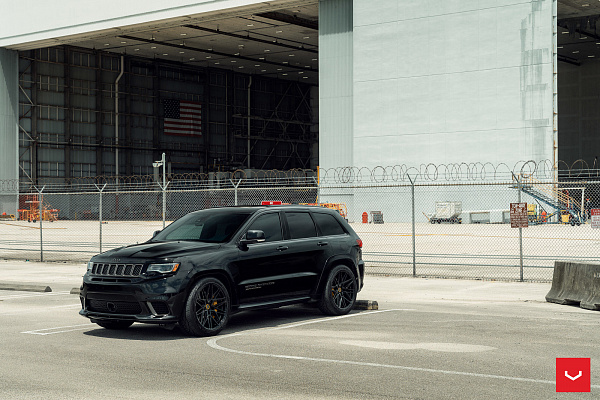 Фото дисков Vossen HF-7 Черный глянец на Jeep Grand Cherokee IV