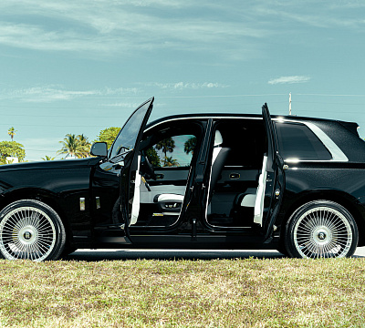 Фото дисков Vossen S17-16 на Rolls-Royce Cullinan
