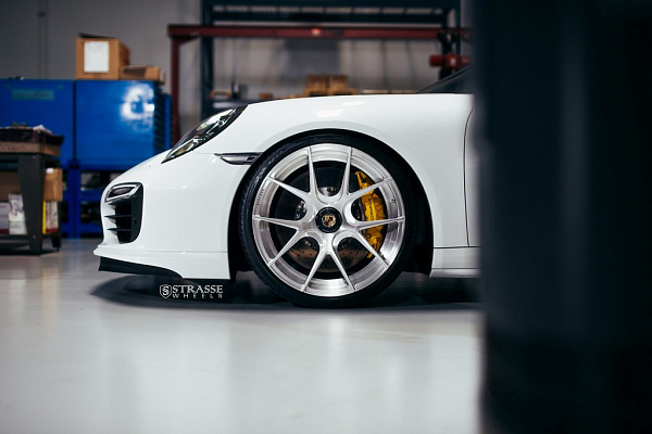 Фото дисков Strasse Wheels SM5R Deep Concave Duoblock Глянцевый лак на Porsche 911 VII
