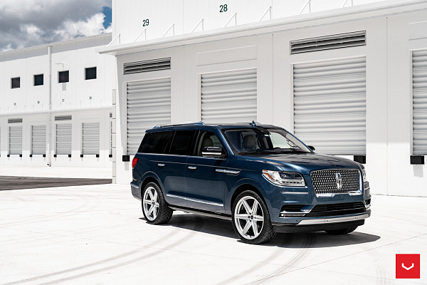 Фото дисков Vossen HF6-2 Глянцевый лак на Lincoln Navigator IV