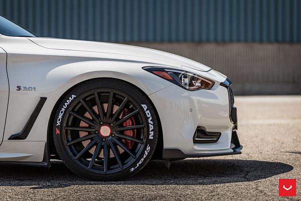Фото дисков Vossen VFS-2 Черный глянец на Infiniti Q60 II