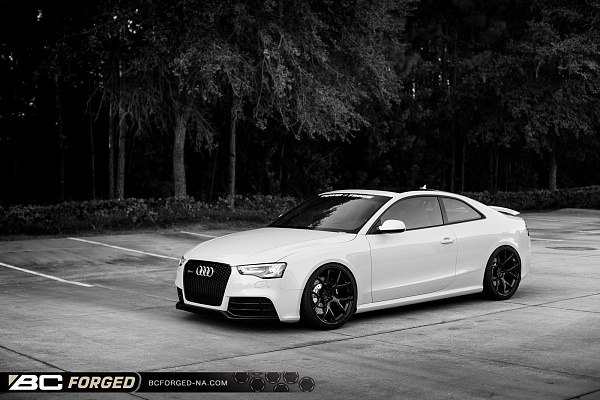 Фото дисков BC Forged RZ05 Черный глянец на Audi A/S/RS 5 (8T)
