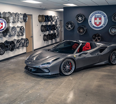 Фото дисков HRE 520 на Ferrari F8