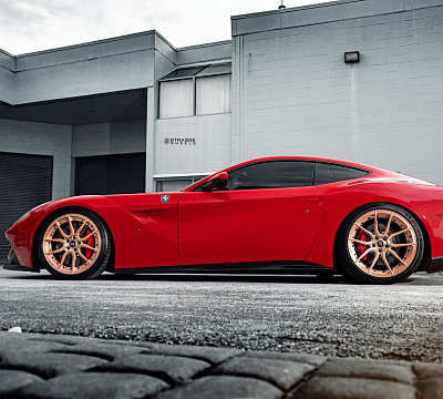 Фото дисков Strasse Wheels SV5 Deep Concave Duoblock на Ferrari 812