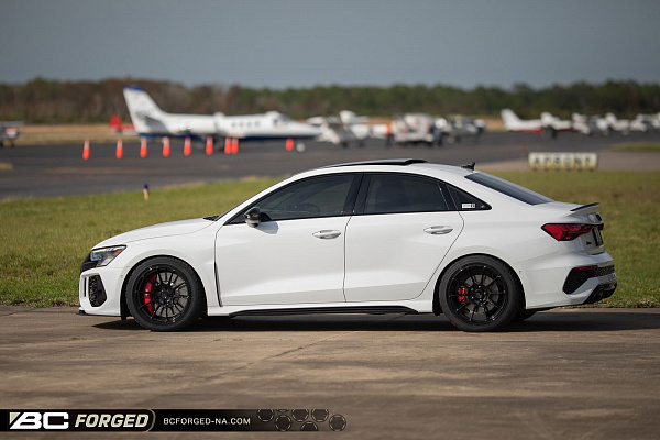 Фото дисков BC Forged KZ10 Черный глянец на Audi A/S/RS 3 (8Y)
