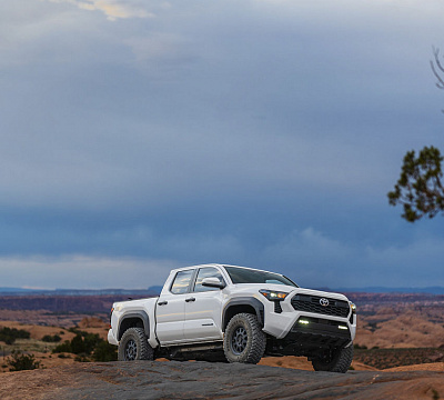 Фото дисков Black Rhino STADIUM на  Toyota Tacoma IV