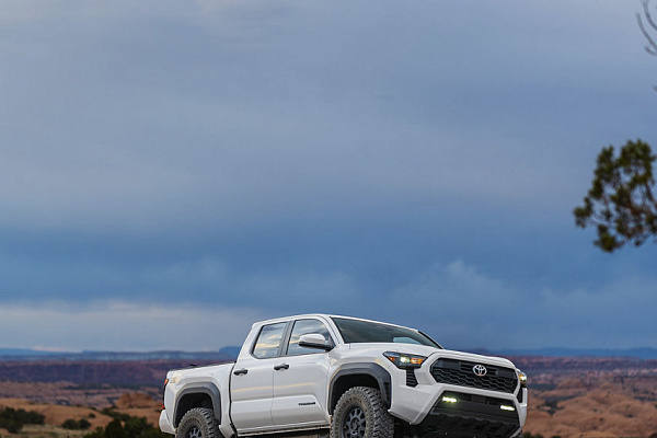 Фото дисков Black Rhino STADIUM Черный матовый на  Toyota Tacoma IV