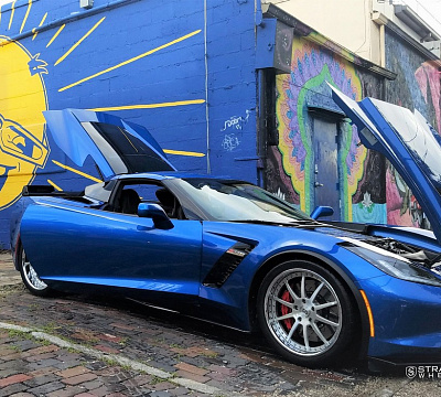 Фото дисков Strasse Wheels R10 Signature на Chevrolet Corvette C7