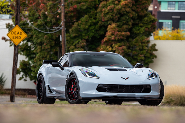 Фото дисков Strasse Wheels R10 Signature Черный сатин на Chevrolet Corvette C7