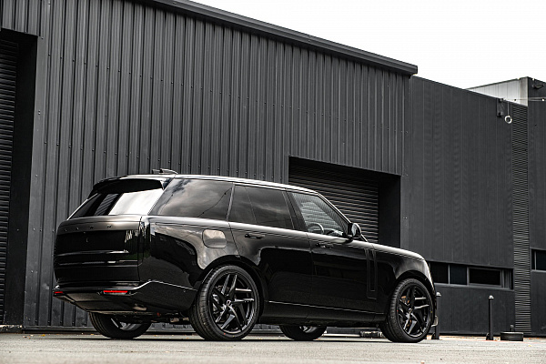 Фото дисков Kahn Type 52 RS Черный сатин на Land Rover Range Rover V