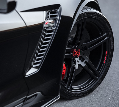 Фото дисков Strasse Wheels SP5R Deep Concave Monoblock на Chevrolet Corvette C7