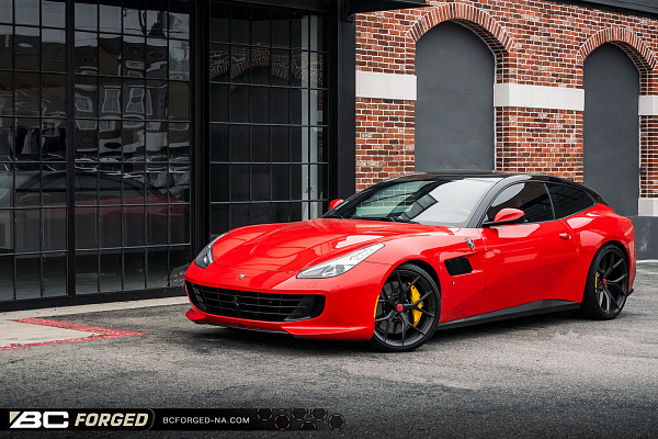 Фото дисков BC Forged KL01 Глянцевый темный лак на Ferrari GTC4Lusso