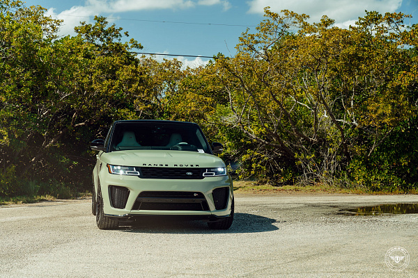 Фото дисков Vossen UV-1 Черный глянец на Land Rover Range Rover Sport II