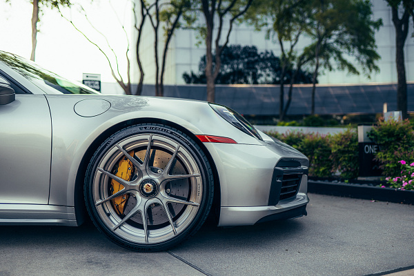 Фото дисков Strasse Wheels SM5 Deep Concave Duoblock Сатиновый темный лак на Porsche 911 VIII