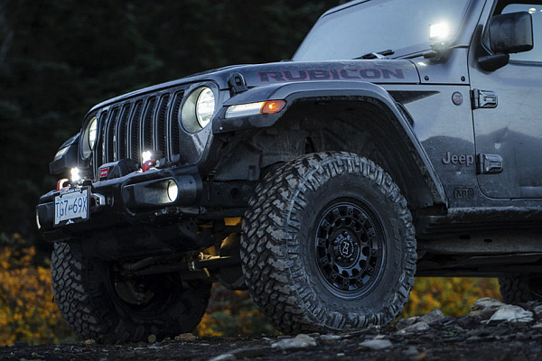 Фото дисков Black Rhino FUJI Черный сатин на Jeep Wrangler IV (JL)
