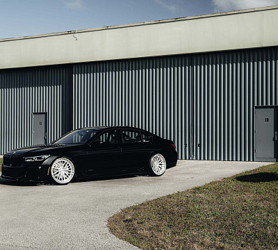 Фото дисков Strasse Wheels SV10M-RS Deep Concave FS на BMW 7 (G11/G12)
