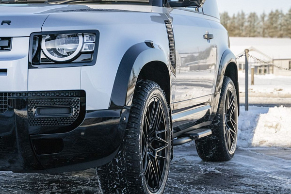 Фото дисков Bola FP1 Черный глянец на Land Rover Defender II